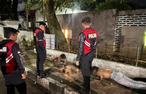 Konsumsi Miras di Kawasan Pendopo, Dua Remaja Diamankan Patroli Sat Samapta Polres Garut