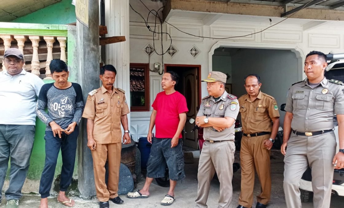 Satpol PP Ciamis Tindaklanjuti Keluhan Warga Cisaga Terkait Saluran Air Berbau Tak Sedap