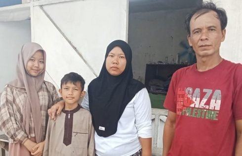 Tergiur Kerja Sawit di Papua, Satu Keluarga Asal Bandung Barat Malah Terlantar Setahun