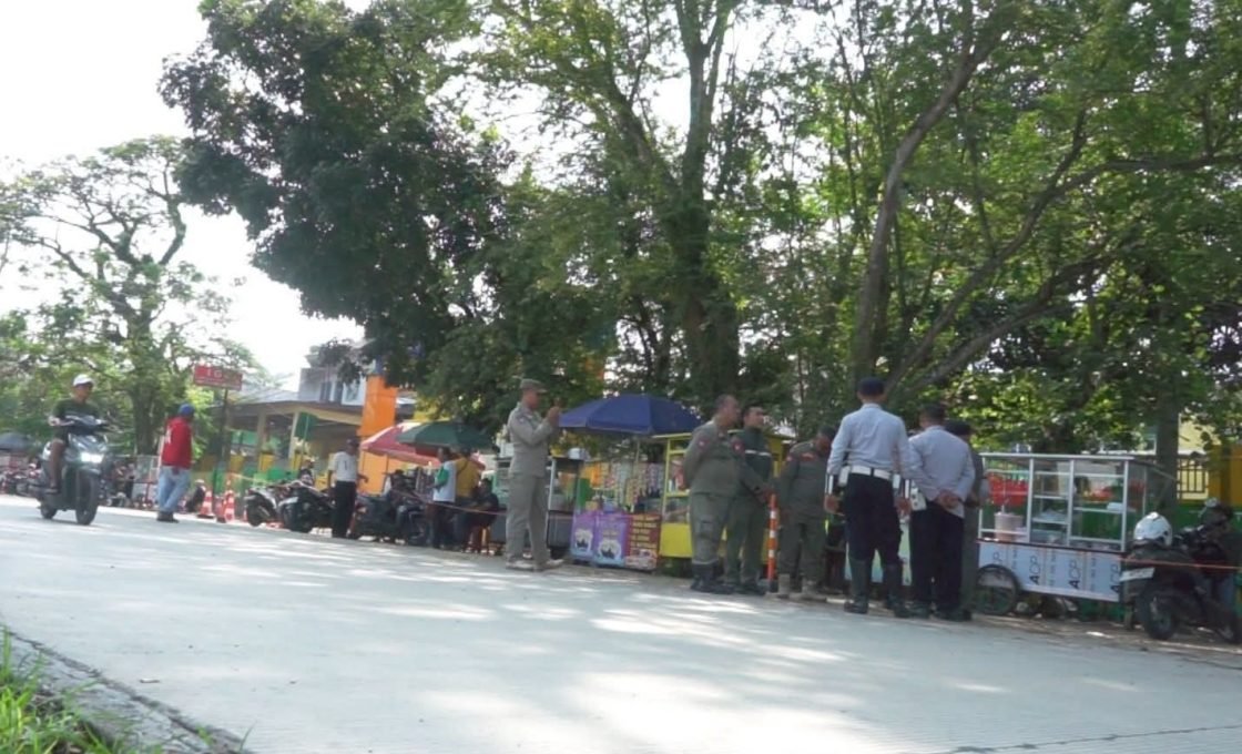 Satpol PP dan Dishub Tertibkan Parkir Liar di Depan RSUD Palabuhanratu