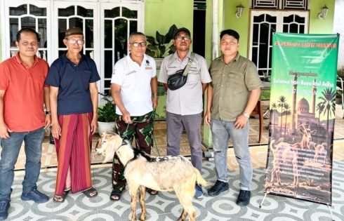 PT Persada Sawit Makmur Salurkan Hewan Kurban untuk Warga Sekitar Perusahaan