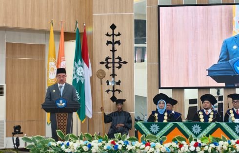 Cetak SDM Unggul, Gubernur Hendrik Lewerissa S.H.,LL.M., Apresiasi Wisuda Perdana Universitas Muhammadiyah Maluku