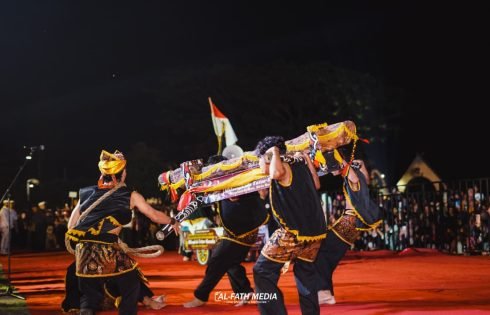 Ponpes Modern Dzikir Al Fath Kota Sukabumi Tampilkan Berbagai Seni Tradisional Pada Kirab Budaya Tatar Sunda