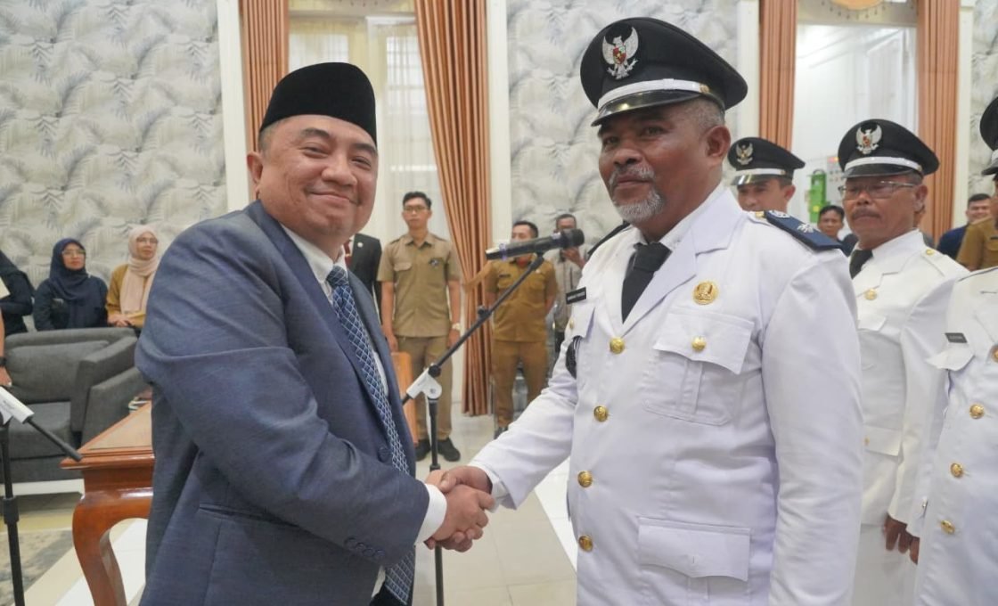 Kades Keresek PAW Bambang Yuniardi Dilantik Bupati Garut