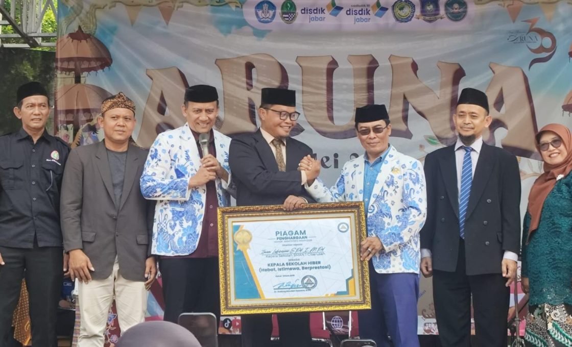 Imam Lubisasono Raih Penghargaan Nasional HIBER dari DPP AKSI