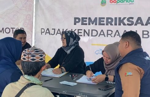 Operasi Gabungan Hari Kedua, Warga Garut Bisa Bayar Pajak Langsung di Lokasi