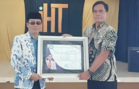 Kepala SMAN I Sukanagara, Budi Setia Baskara Raih Penghargaan Nasional