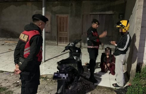 Dua Sejoli Asik Konsumsi Miras di Malam Hari Diamankan Patroli Presisi Sat Samapta Polres Garut