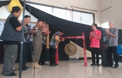 Kadisbudpora Dian Budiana Apresiasi Pameran Komunitas  Seni Lukis Galuh