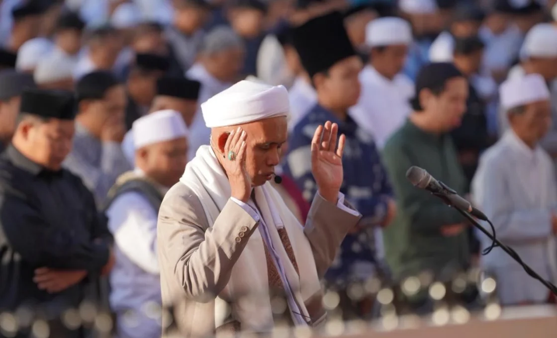 Unsur Pimpinan Kota Sukabumi Melaksanakan Sholat Idul Adha di Lapang Merdeka