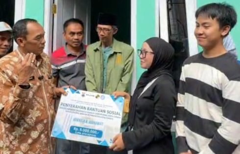 Walikota Cimahi Tinjau Lokasi Bencana di Kelurahan Baros