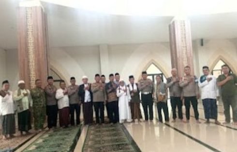 Jum’at Curhat, Polisi Dekat Dengan Warga