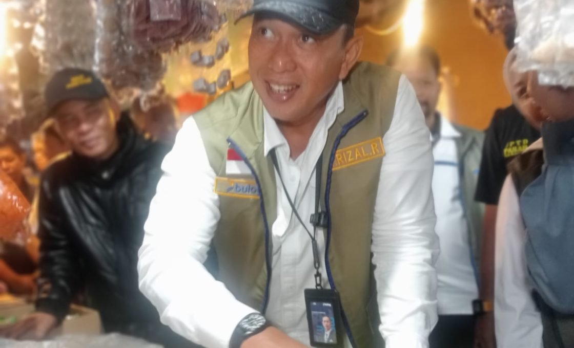 Minyakita dan Beras SPHP Dipastikan Aman, Dirut Bulog Monitoring Pasar Cisaat