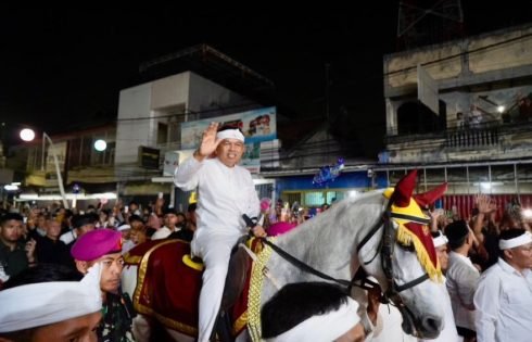 Kirab Mahkota Binokasih di Karawang, Dedi Mulyadi Gaungkan Spirit Cinta dan Persatuan Tatar Sunda