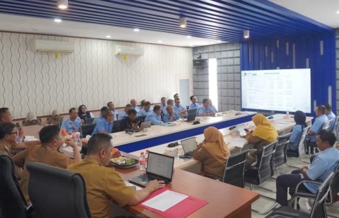 Pimpin Rapat KPM Perumda Tirta Intan, Bupati Garut Dorong Ekspansi Sambungan Rumah