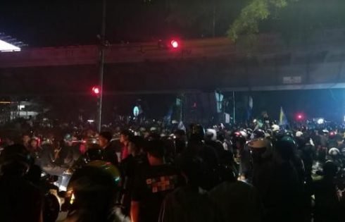 Rayakan Kemenangan Persib, Bobotoh Padati Sejumlah Ruas Jalan Kota Bandung