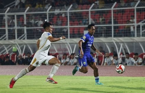 Babak Pertama, Persib Bandung Tertinggal 1-2 dari Bhayangkara FC di Lampung