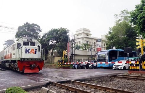 Bupati/ Wali Kota Diminta Segera Bangun Palang Pintu di Perlintasan Kereta Api