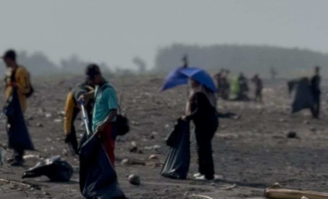 2,5 Ton Sampah Diangkut dari Pantai Jayanti dan Cidamar, DLH Cianjur Perkuat Upaya Jaga Destinasi Wisata