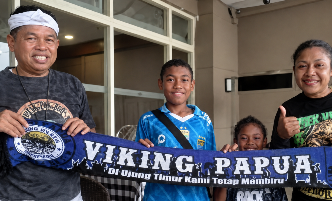 Bertemu Viking Cilik dari Papua, Dedi Mulyadi Tawarkan Kesempatan Gabung Akademi Persib