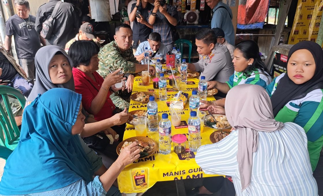 Kapolres dan Dandim Depok “Jaga Depok On The Spot” di Pasar Agung, Serap Aspirasi Warga Sambil Bagi Sembako