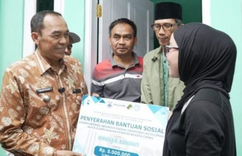 Pemkot Cimahi Salurkan Bansos dan Siapkan Program Pemberdayaan Ekonomi Bagi Warga Rentan