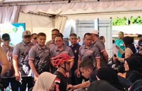 Sambut HUT Bhayangkara Ke – 80, Polda Jabar Gelar Olahraga Bersama dan Bakti Sosial