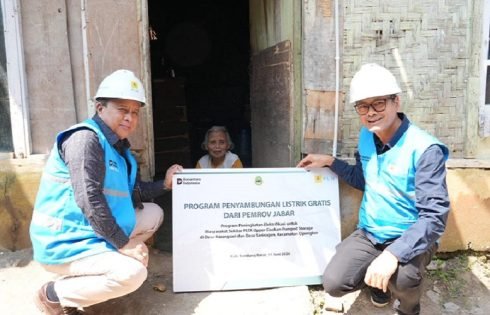 Program Jabar Terang Hadirkan Listrik Untuk 85 Keluarga di Bandung Barat
