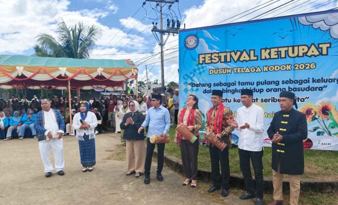 Sekda Maluku Resmi Buka Festival Ketupat Telaga Kodok 2026, Gaungkan Makna Basudara