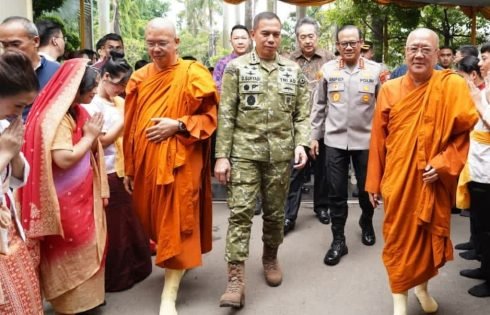 Pangdam Jaya Hadiri Perayaan Waisak 2570 TB di Ekayana Buddhist Center, Tegaskan Komitmen Jaga Toleransi Beragama