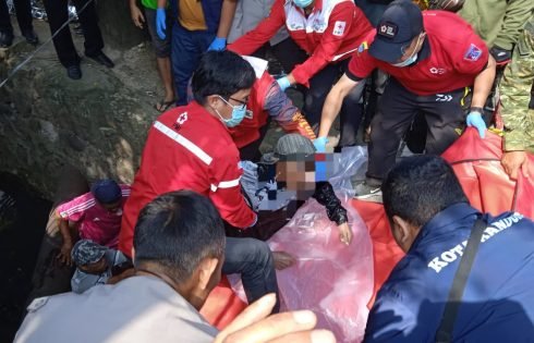 Pria Ditemukan Tewas di Dasar Sungai Cibeureum, Diduga Terjatuh Saat Epilepsi Kambuh