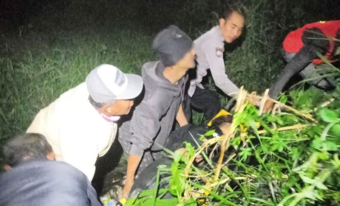 Diduga Hendak Akhiri Hidup, Perempuan Misterius Lompat dari Jembatan Sasak Beusi Garut