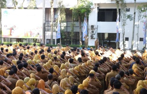 Pemkot Cimahi Serahkan Santunan Kematian Untuk Petugas Kebersihan