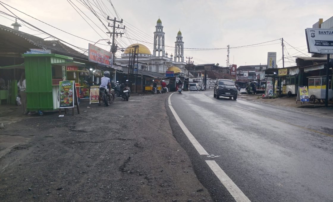Hujan Deras Guyur Kawasan Pasar Tugumulyo, Warga Sambut Baik Setelah Dua Pekan Dilanda Cuaca Ekstrem