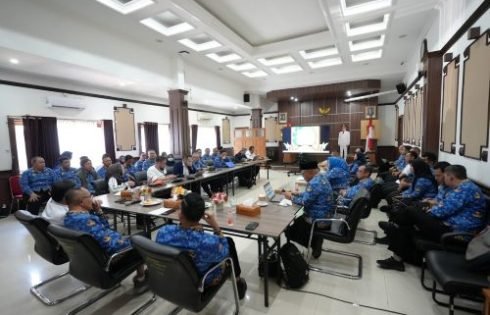 Wali Kota Sukabumi Tekankan Integritas dan Optimalisasi PAD dalam Rakor Bersama KPK