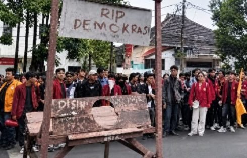 1.200 Mahasiswa Kepung DPRD Jabar, BEM SI Semprot Keras Pemerintahan Prabowo