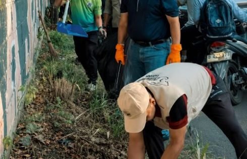 Opsih Depok Kembali Turun ke Jalan : TNI-Polri, ASN, RT – RW Bersatu Bersihkan Cilangkap, Jadi Teladan Untuk Warga