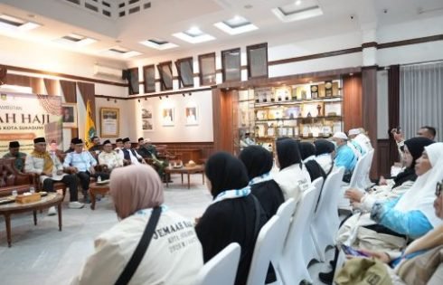 Kepulangan Jemaah Haji Asal Kota Sukabumi Disambut Walikota Sukabumi