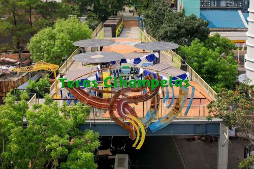 1766658732-kamis9