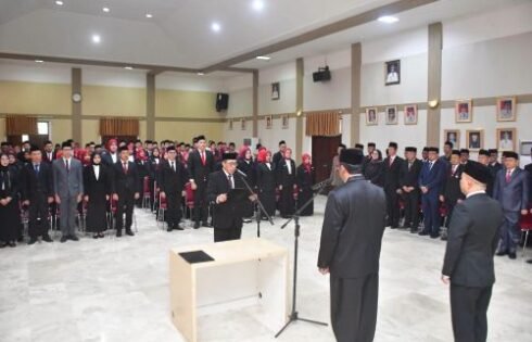 Bupati Sukabumi Kukuhkan Sekda dan Lantik 95 ASN, Tegaskan Pengembangan Karier Berbasis Merit
