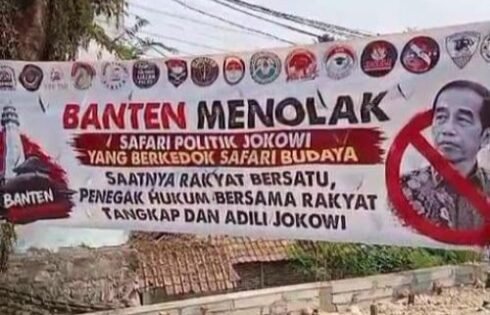 Spanduk Tolak Safari Politik Jokowi Muncul di Lebak, Warga Pertanyakan Pemasangnya