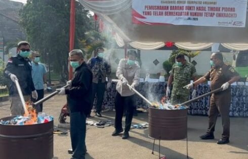 Kejari Kabupaten Sukabumi Musnahkan Barang Bukti Dari 116 Perkara Inkracht