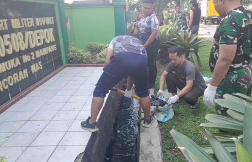 Kolonel Inf Ginanjar Pimpin Kerja Bakti di Makodim 0508/Depok, Tekankan Kebersihan Pangkal Sehat