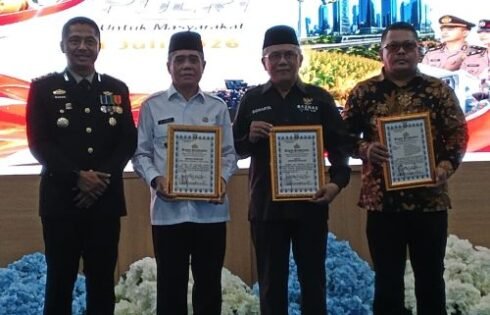 Syukuran Hari Bhayangkara Ke – 80, Polres Ogan Ilir Berikan Penghargaan Kepada Mitra dan Personel Berprestasi