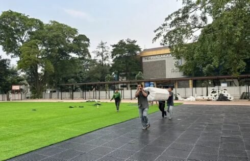 Lapangan DOS Makin Cantik ! Pemkot Depok Pasang Rumput Sintetis Tahap III, Target Selesai Akhir Juli