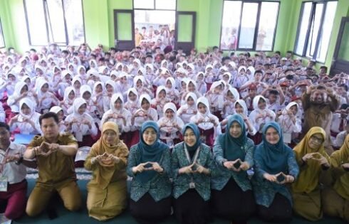 MPLS Ramah SMPN 8 Sukabumi, Ketua TP PKK Kota Sukabumi Ajak Siswa Bijak Kendalikan Teknologi