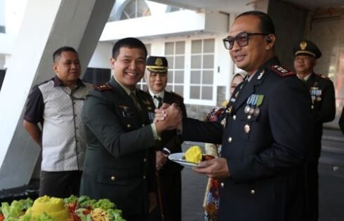 Dandim 0607/Kota Sukabumi Beri Kejutan Hari Bhayangkara Ke – 80, Perkuat Sinergi TNI-Polri