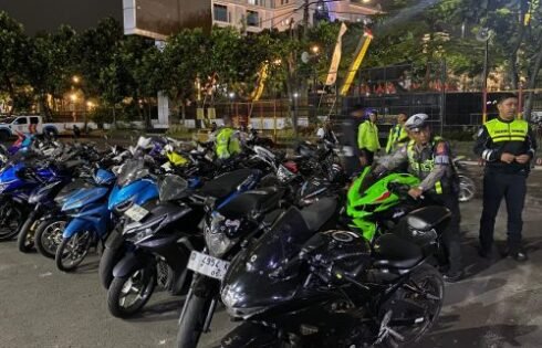 Satlantas Polrestabes Bandung Sita 53 Motor Berknalpot Brong dalam Razia Tengah Malam
