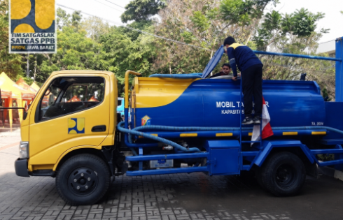 Kementerian PU Salurkan 40 Ribu Liter Air Bersih/Pekan Untuk Warga Terdampak Kekeringan di Cimahi