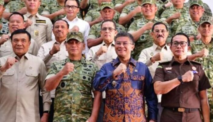 Menko Polkam Djamari : Jangan Putus Komunikasi Dengan Rakyat, Keamanan Tak Bisa Dijaga Sendiri